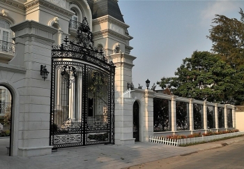 Thi công cổng, cửa Inox